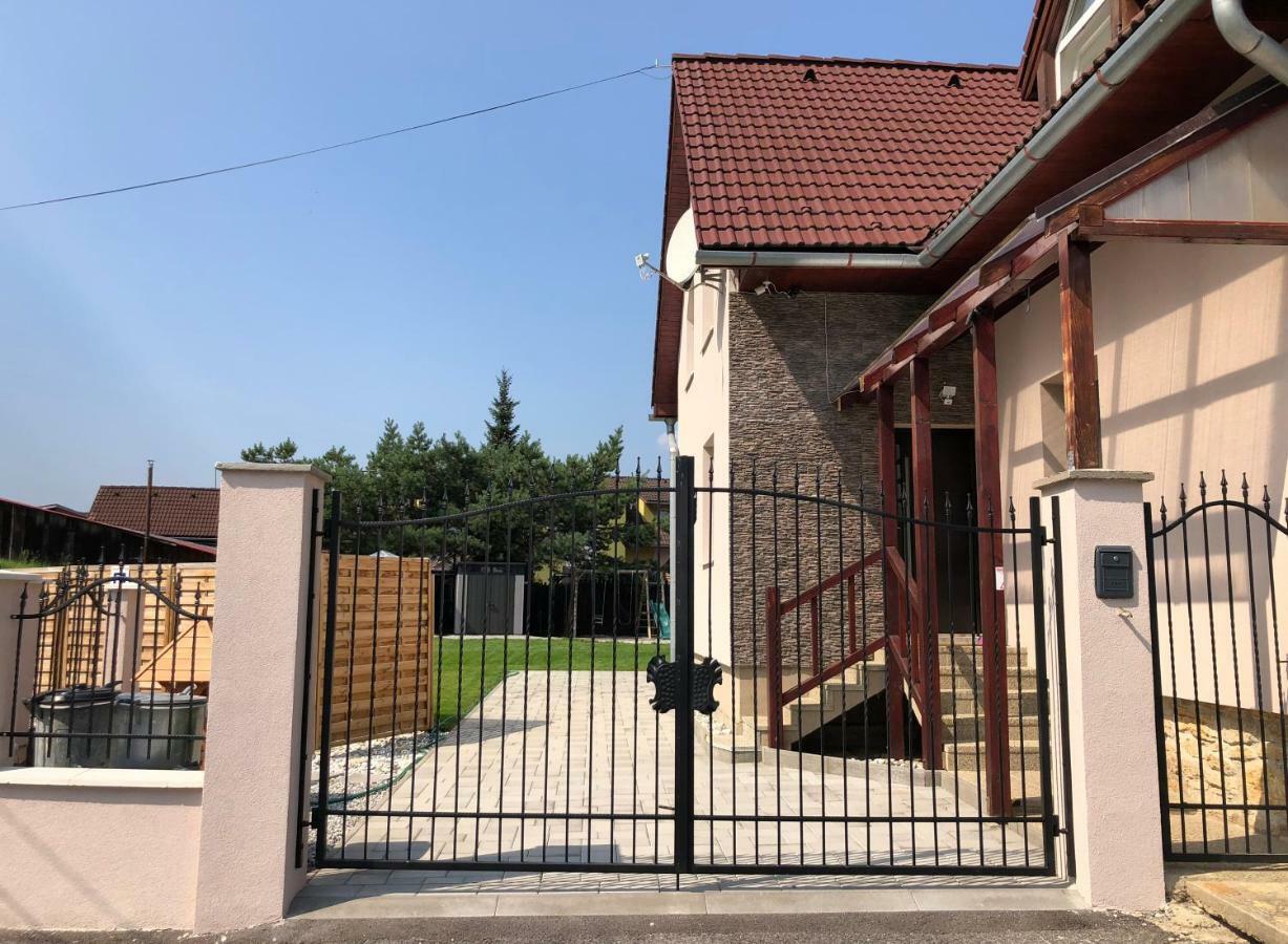 Villa Rustica Bešeňová Buitenkant foto